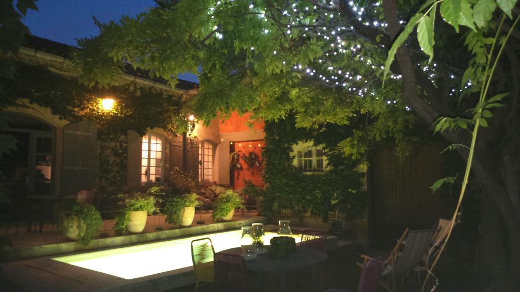 Chambres D'Hotes Maison Auguste 살롱드프로방스 외부 사진