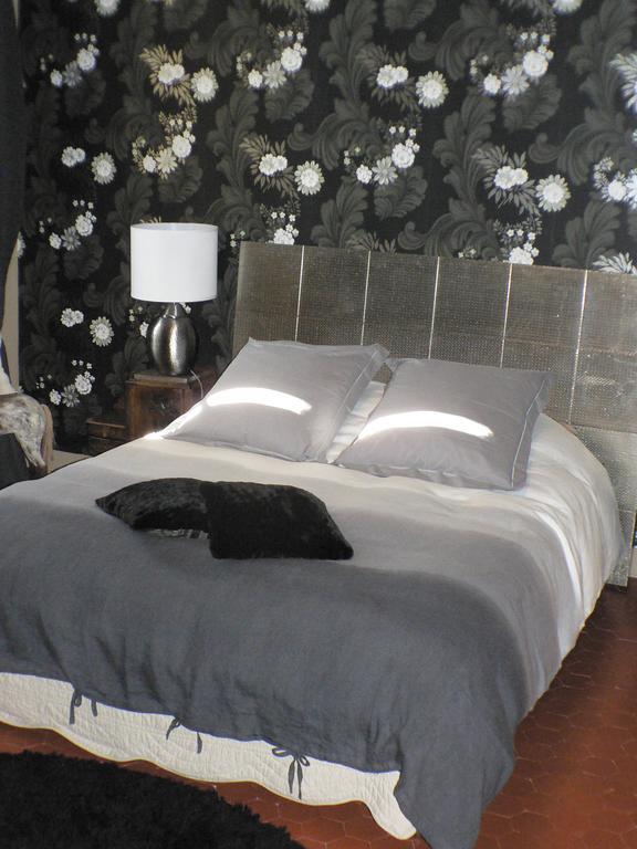 Chambres D'Hotes Maison Auguste 살롱드프로방스 객실 사진