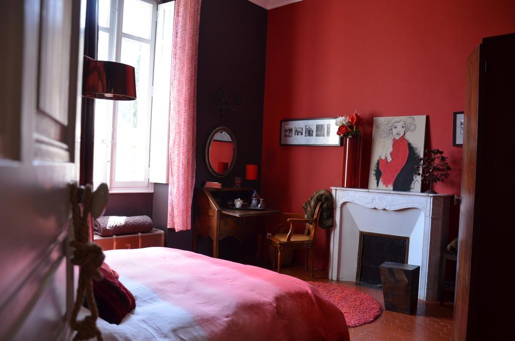 Chambres D'Hotes Maison Auguste 살롱드프로방스 객실 사진