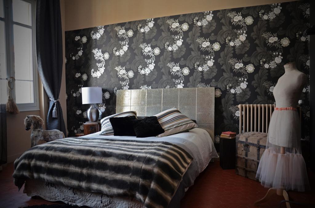 Chambres D'Hotes Maison Auguste 살롱드프로방스 객실 사진